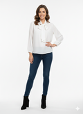 Blusa de gasa blanca con lazada