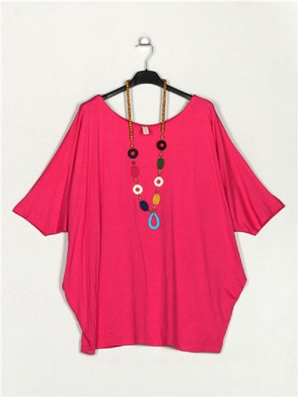 Camiseta Fluida Fucsia Talla Grande con Collar Incluido — Hecha en Italia, Cómoda, Vibrante y Favorecedora
