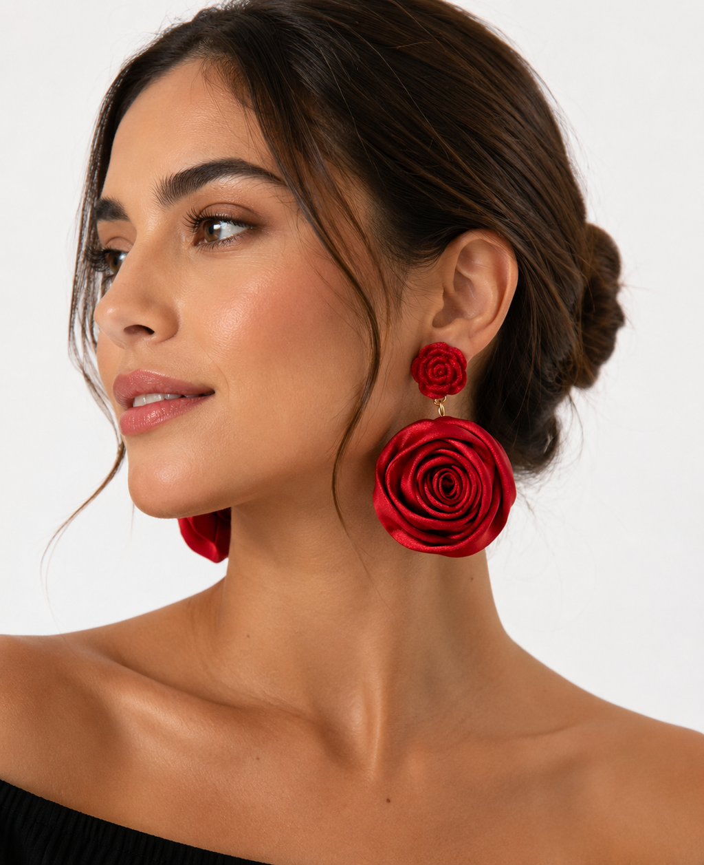 Pendientes Rosa Roja en Satén — Románticos, Artesanales e Irresistibles