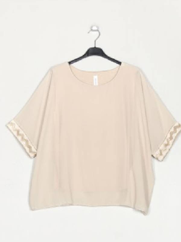 Blusa Gasa Beige Talla Grande Hecha en Italia — Elegante, Fluida y Favorecedora para Oficina y Eventos