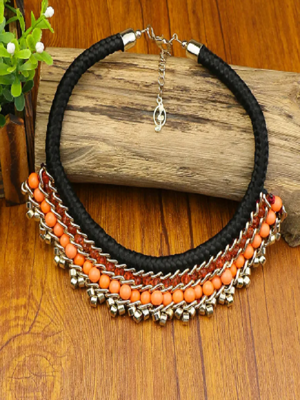 Collar Negro con cuentas Naranjas