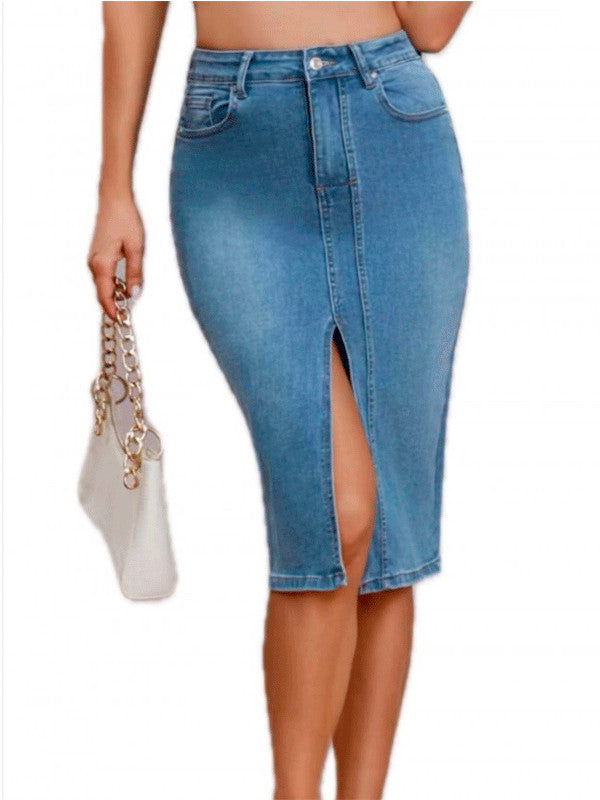 La falda vaquera que estiliza, combina con todo y nunca pasa de moda.